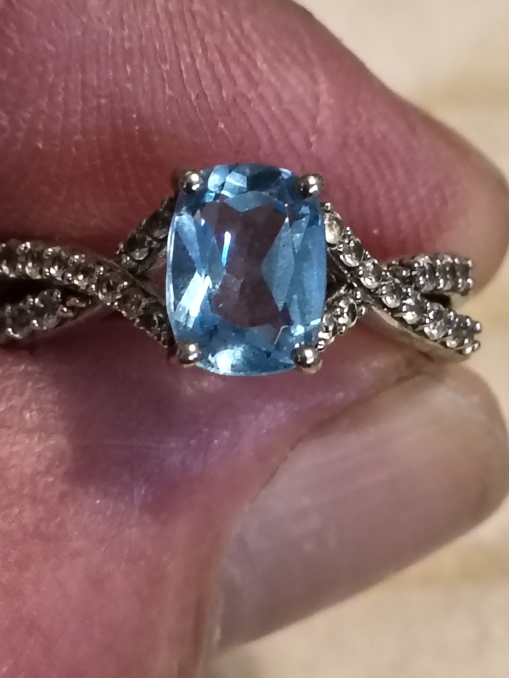 Vintage SUN Brand Blue Topaz And White Sapphire Twist Ring Size 7 Signed SUN 925